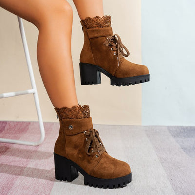 Botas Martin de estilo británico con cordones y tacón alto y tacón grueso