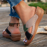 Sandalias de cuña de corcho para mujer con diseño de hojas