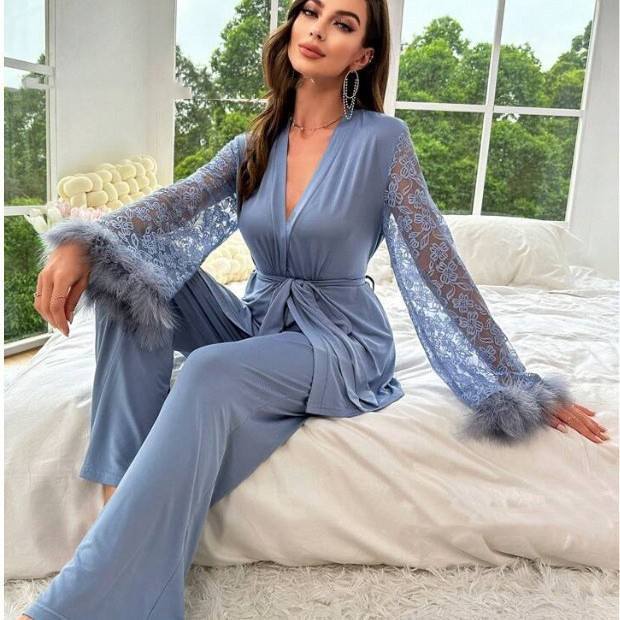 Conjunto de camisón ligero de lujo con encaje suave para mujer