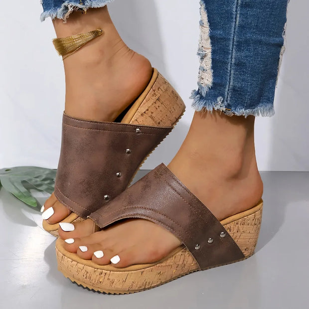 Sandalias de cuña de piel sintética