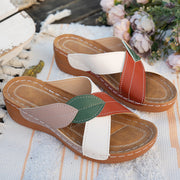Sandalias de cuña de corcho para mujer con diseño de hojas