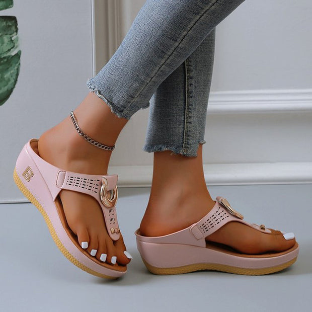 Sandalias de tiras para mujer, zapatos de cuña de tacón alto, chanclas, pantuflas decorativas de metal