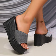 Sandalias de cuña con punta abierta