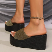 Sandalias de cuña con punta abierta