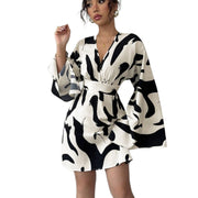 Nuevo vestido con escote en V, estampado abstracto, mangas acampanadas y cintura alta